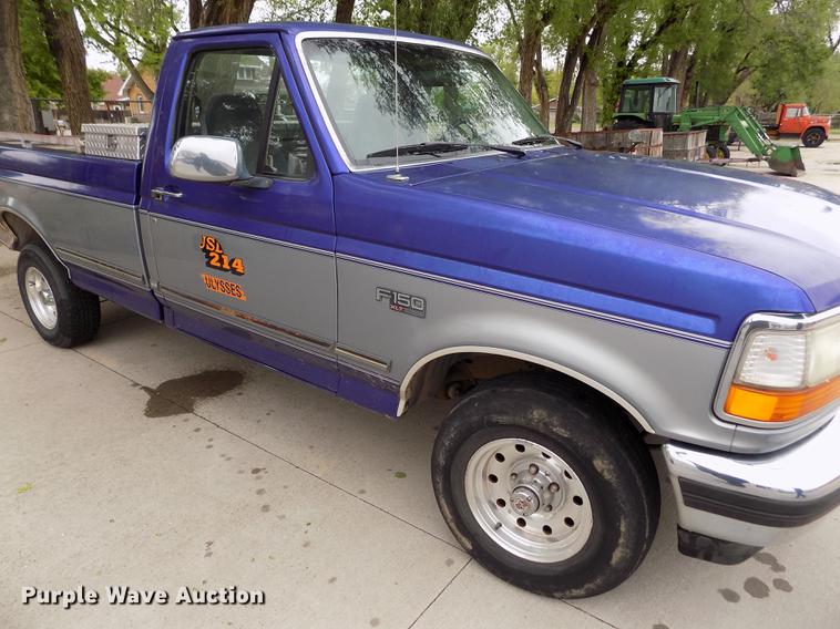 image for item FG9404 1995 Ford F150 XLT pickup truck
