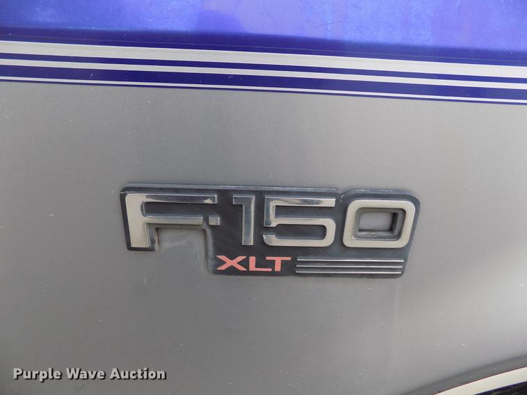 image for item FG9404 1995 Ford F150 XLT pickup truck