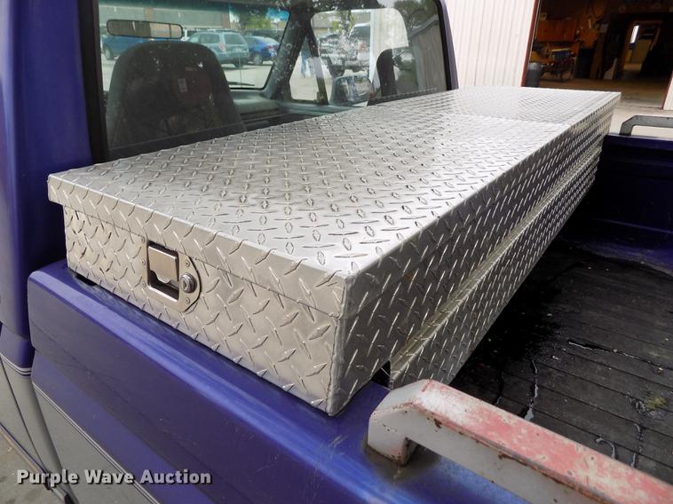 image for item FG9404 1995 Ford F150 XLT pickup truck