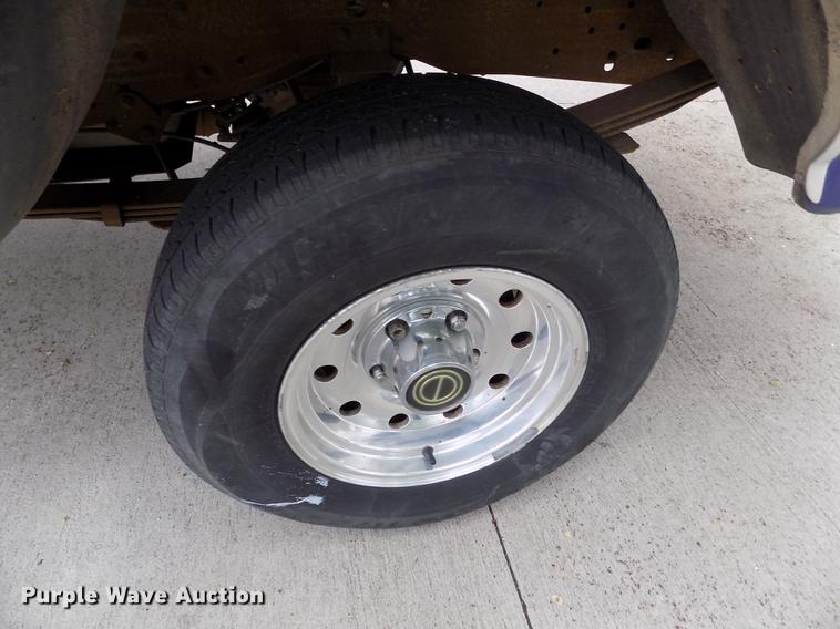 image for item FG9404 1995 Ford F150 XLT pickup truck