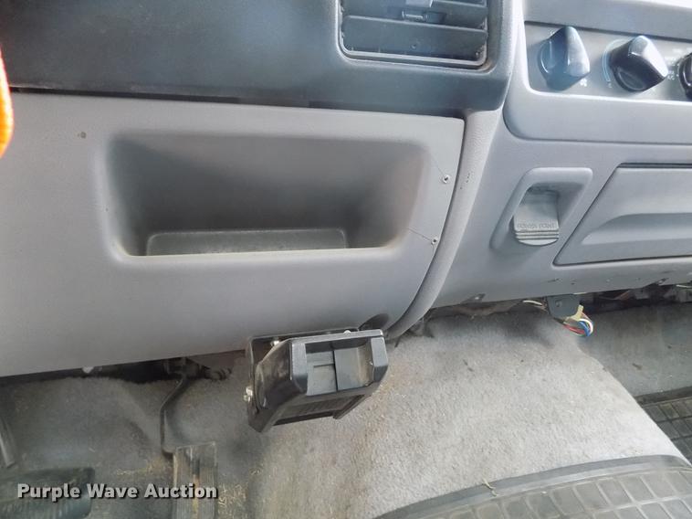 image for item FG9404 1995 Ford F150 XLT pickup truck