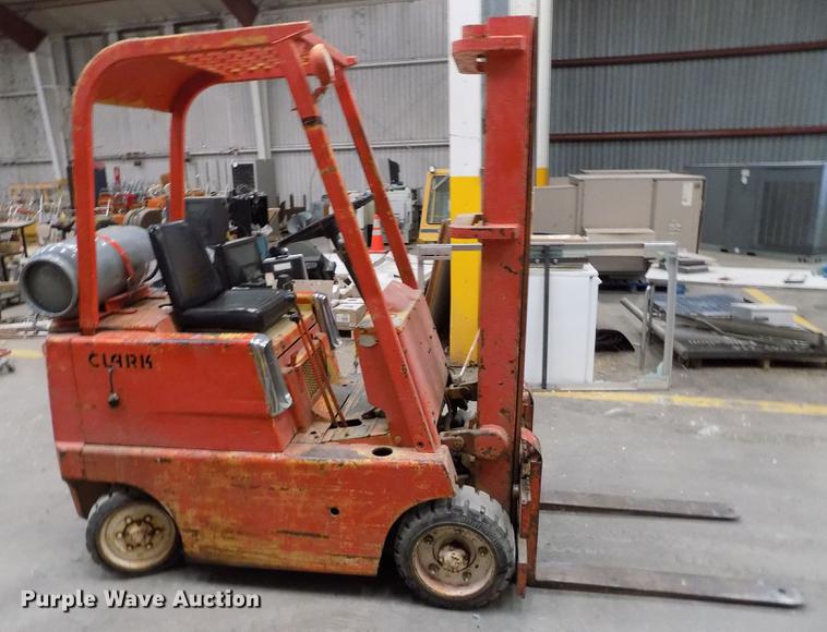 image for item FG9407 1965 Clark CF40B forklift