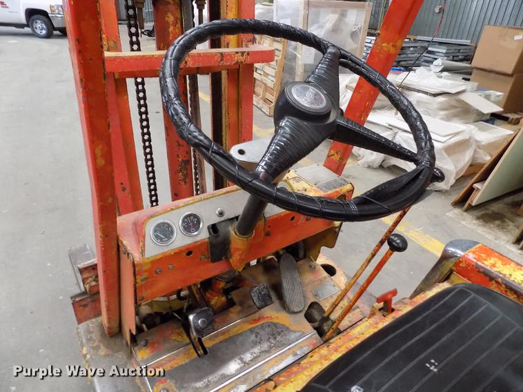 image for item FG9407 1965 Clark CF40B forklift