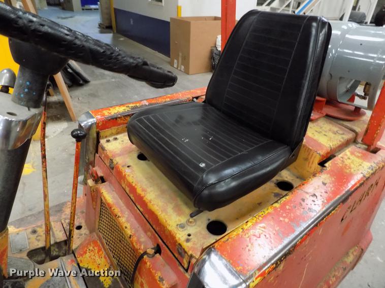 image for item FG9407 1965 Clark CF40B forklift