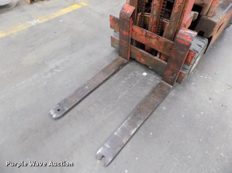 image for item FG9407 1965 Clark CF40B forklift