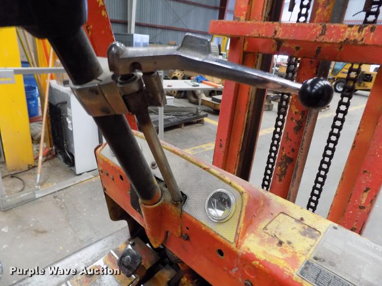 image for item FG9407 1965 Clark CF40B forklift