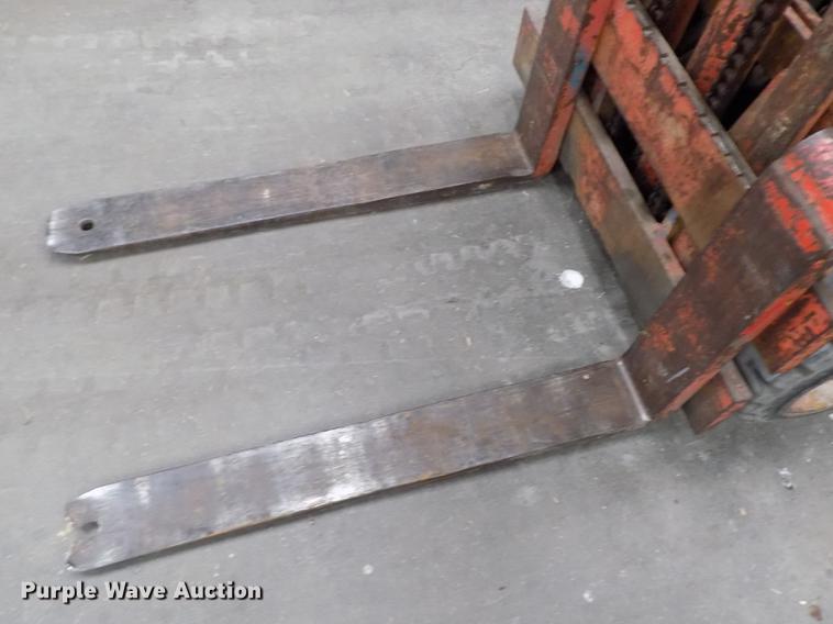 image for item FG9407 1965 Clark CF40B forklift