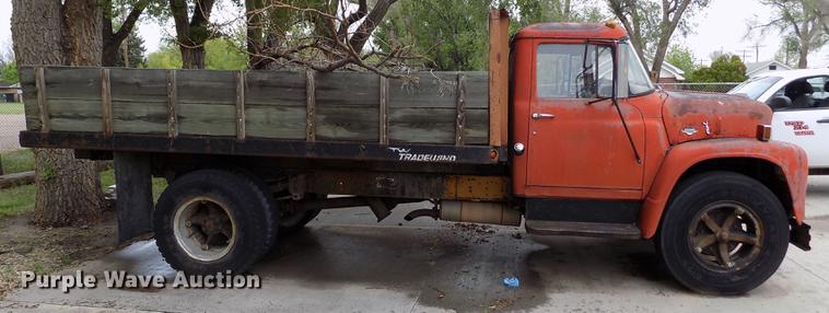 image for item FG9408 1971 International Loadstar 1700 dump truck