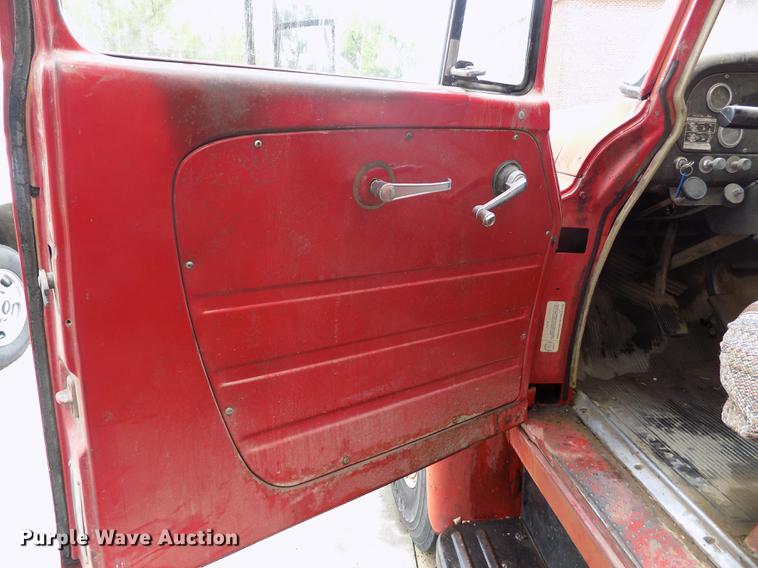 image for item FG9408 1971 International Loadstar 1700 dump truck