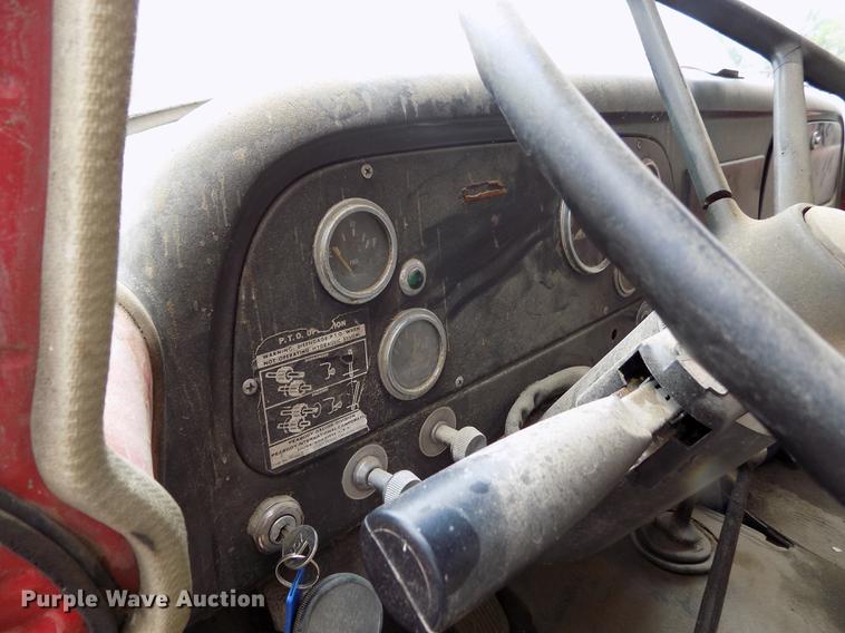 image for item FG9408 1971 International Loadstar 1700 dump truck