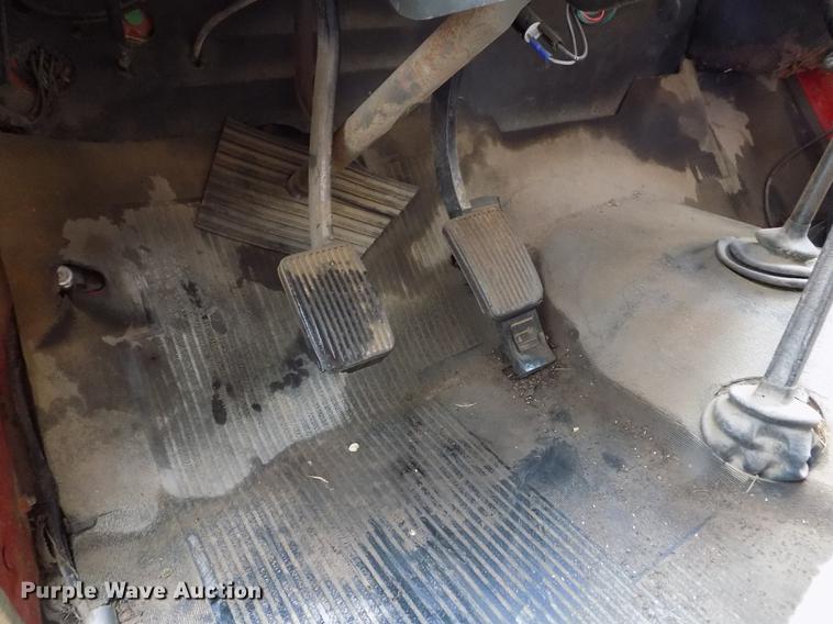 image for item FG9408 1971 International Loadstar 1700 dump truck