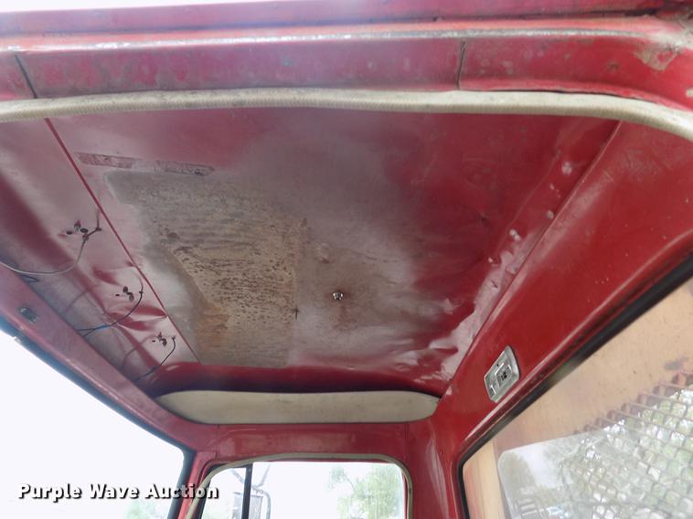 image for item FG9408 1971 International Loadstar 1700 dump truck