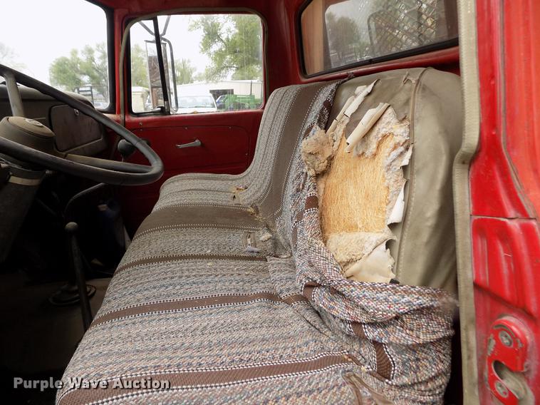 image for item FG9408 1971 International Loadstar 1700 dump truck