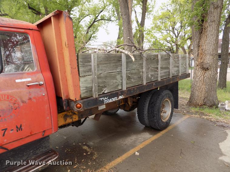 image for item FG9408 1971 International Loadstar 1700 dump truck