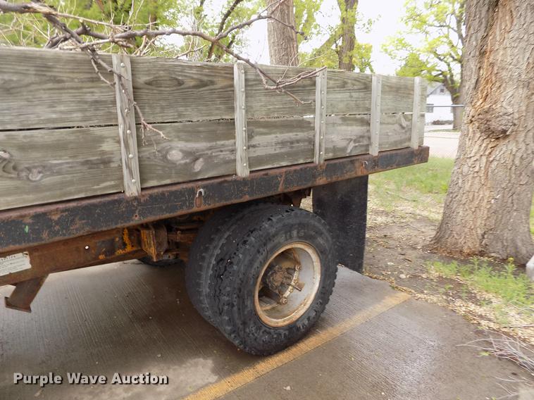 image for item FG9408 1971 International Loadstar 1700 dump truck