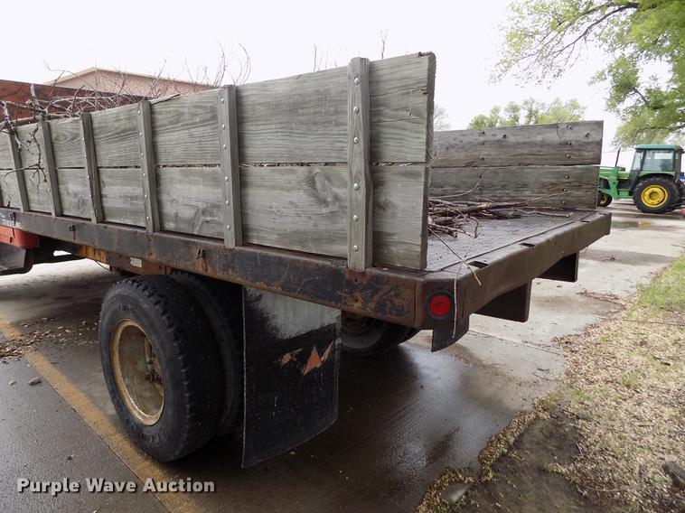 image for item FG9408 1971 International Loadstar 1700 dump truck