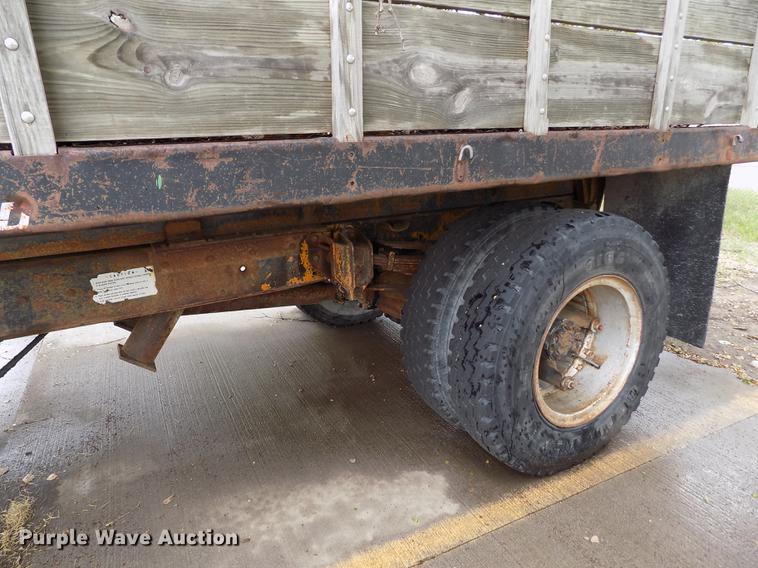 image for item FG9408 1971 International Loadstar 1700 dump truck