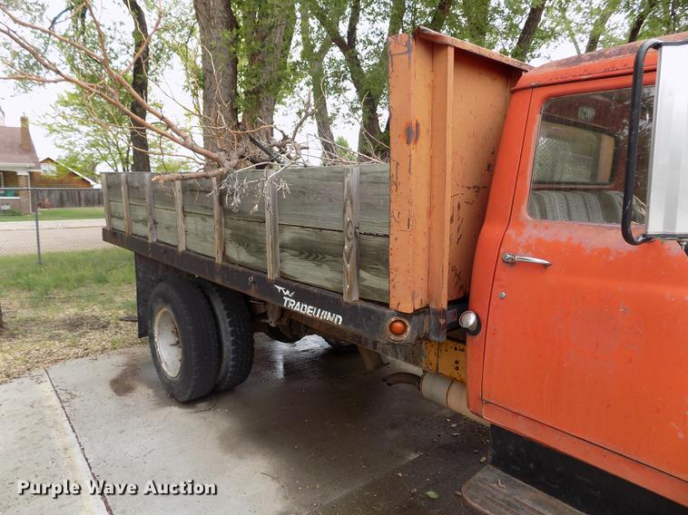 image for item FG9408 1971 International Loadstar 1700 dump truck