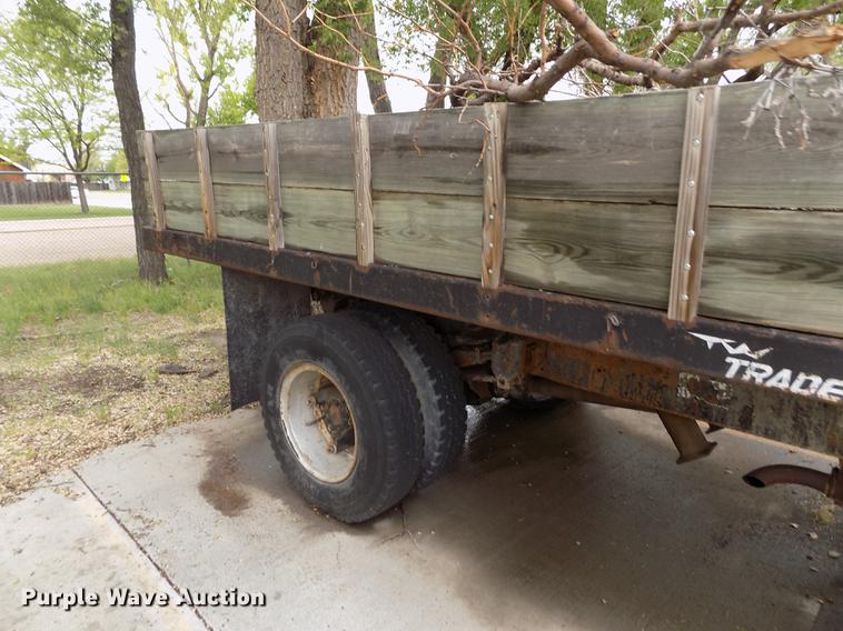 image for item FG9408 1971 International Loadstar 1700 dump truck