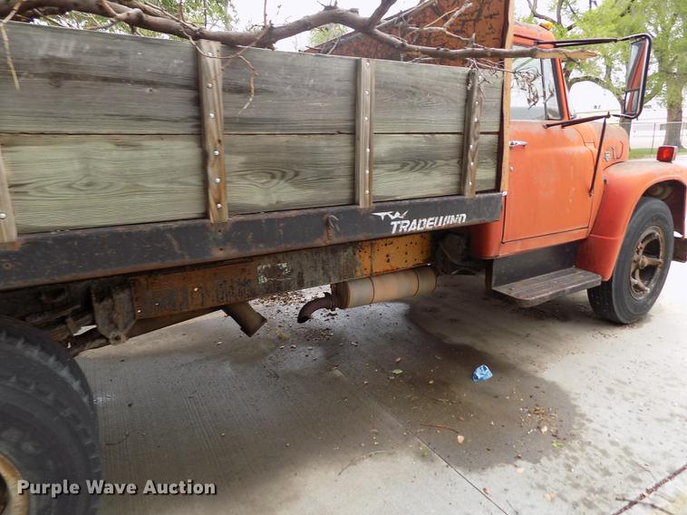 image for item FG9408 1971 International Loadstar 1700 dump truck