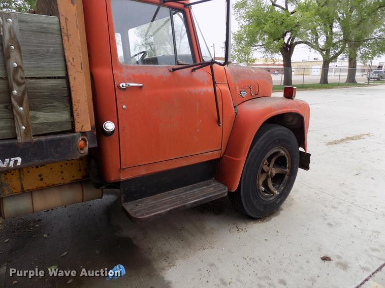 image for item FG9408 1971 International Loadstar 1700 dump truck