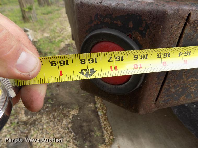 image for item FG9408 1971 International Loadstar 1700 dump truck