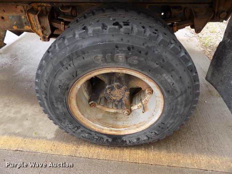 image for item FG9408 1971 International Loadstar 1700 dump truck