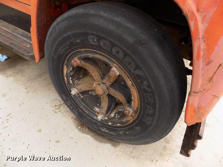 image for item FG9408 1971 International Loadstar 1700 dump truck