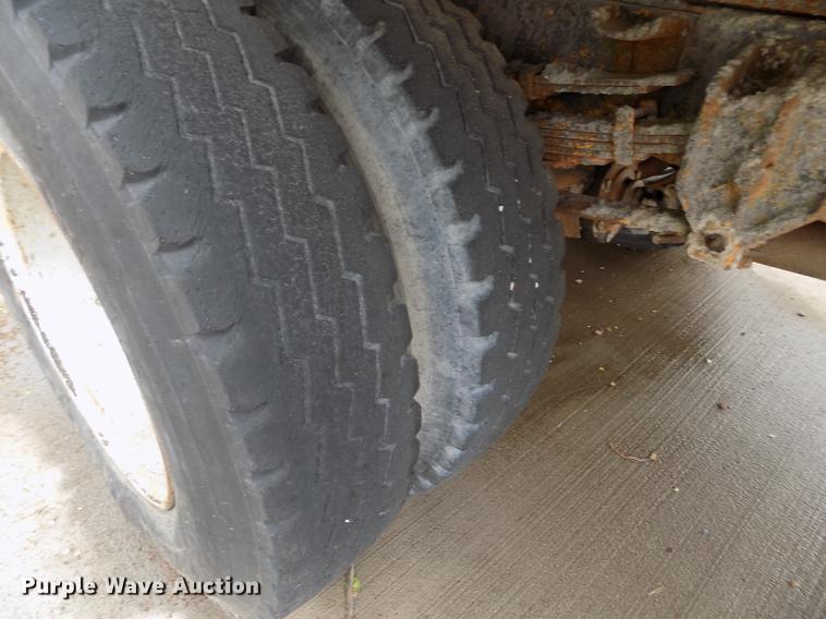 image for item FG9408 1971 International Loadstar 1700 dump truck