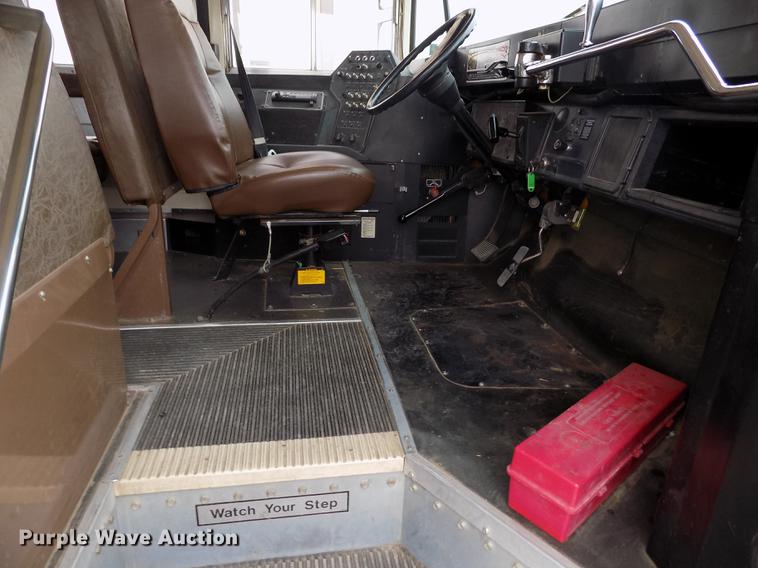 image for item FG9409 1997 International 3800 school bus