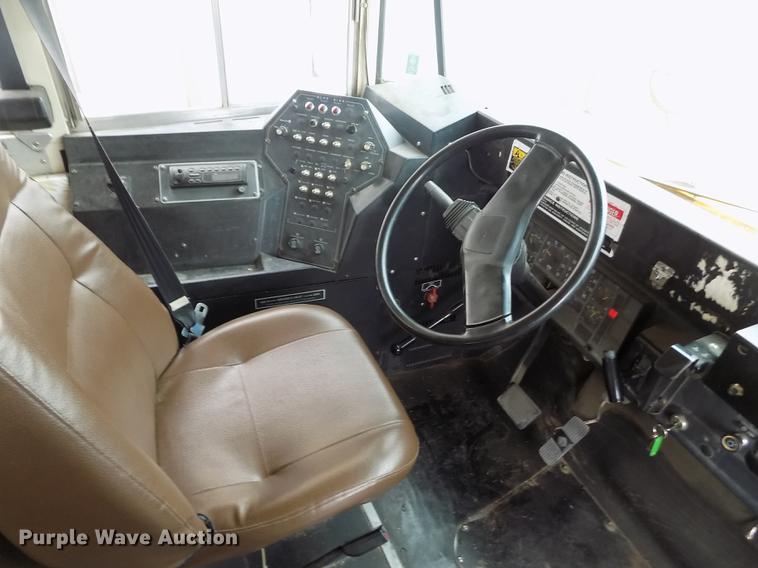 image for item FG9409 1997 International 3800 school bus