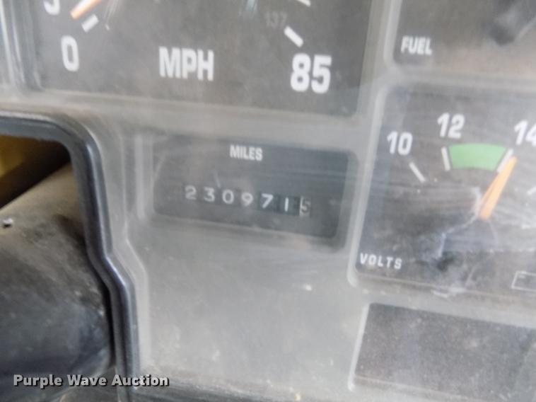 image for item FG9409 1997 International 3800 school bus