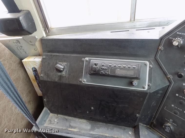 image for item FG9409 1997 International 3800 school bus