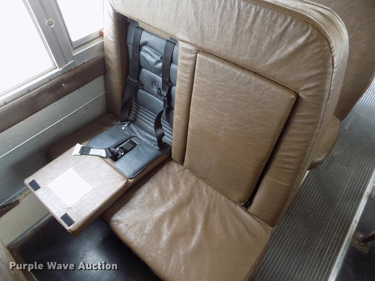 image for item FG9409 1997 International 3800 school bus