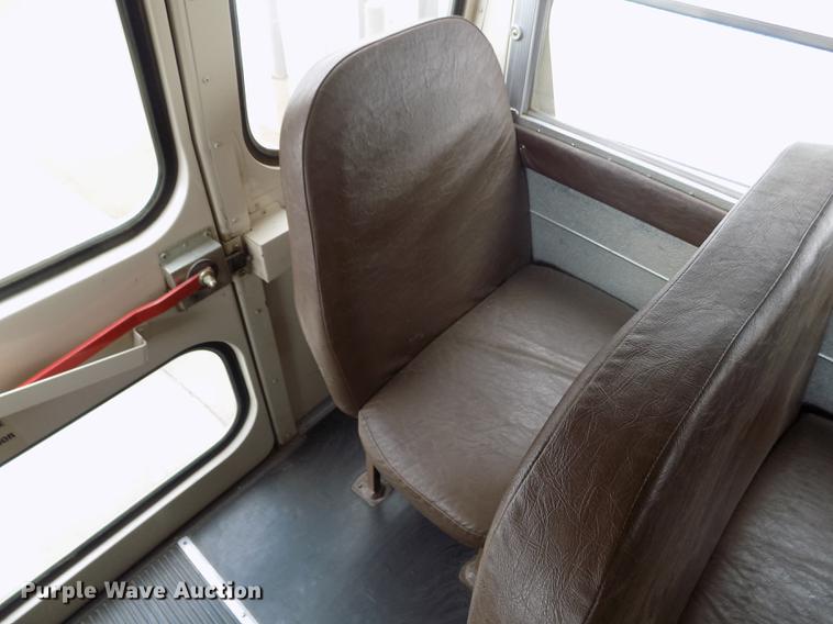 image for item FG9409 1997 International 3800 school bus