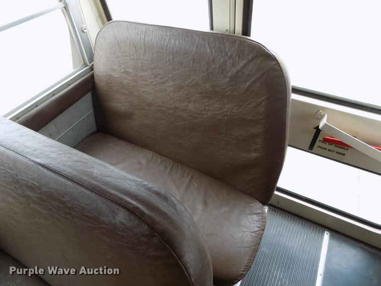 image for item FG9409 1997 International 3800 school bus