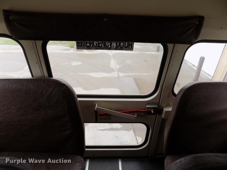 image for item FG9409 1997 International 3800 school bus