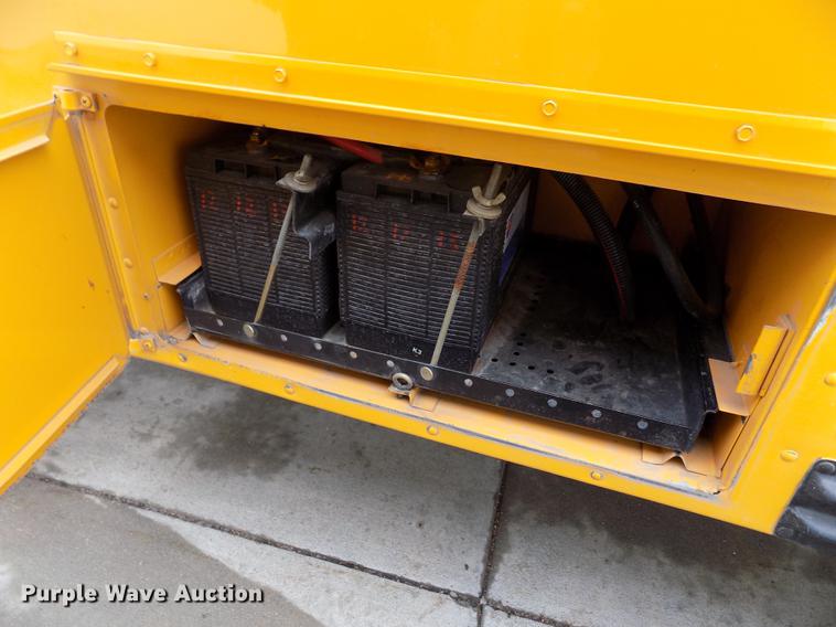 image for item FG9409 1997 International 3800 school bus