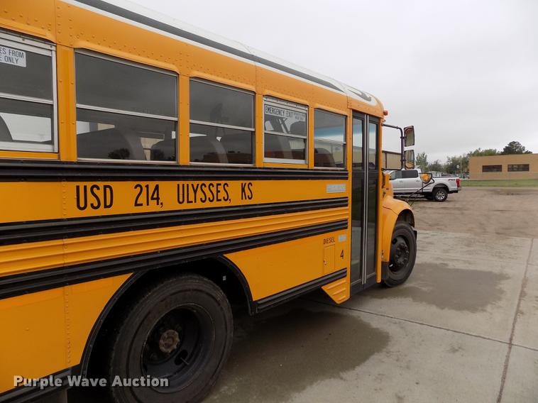 image for item FG9409 1997 International 3800 school bus