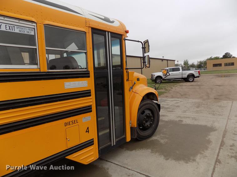 image for item FG9409 1997 International 3800 school bus
