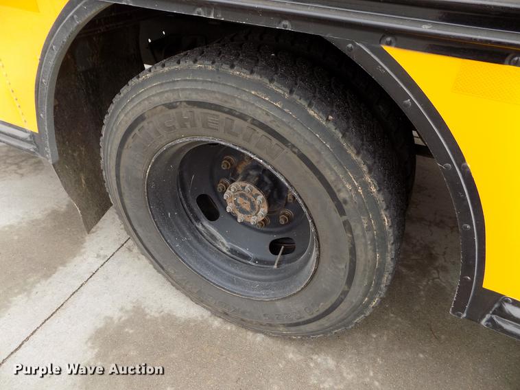 image for item FG9409 1997 International 3800 school bus