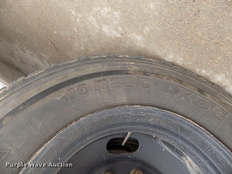 image for item FG9409 1997 International 3800 school bus