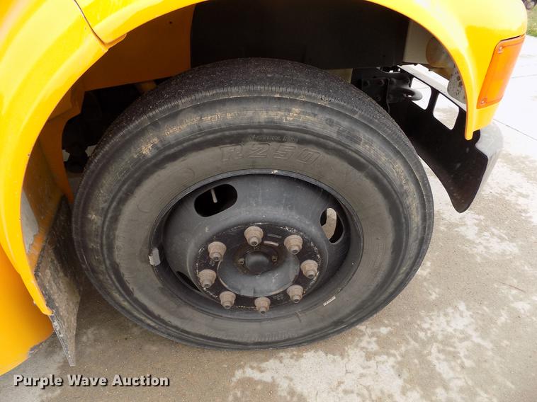 image for item FG9409 1997 International 3800 school bus