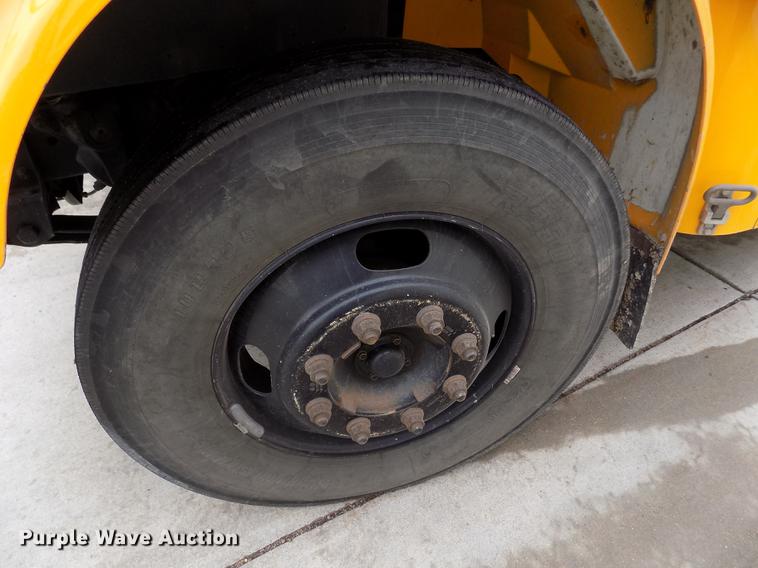 image for item FG9409 1997 International 3800 school bus