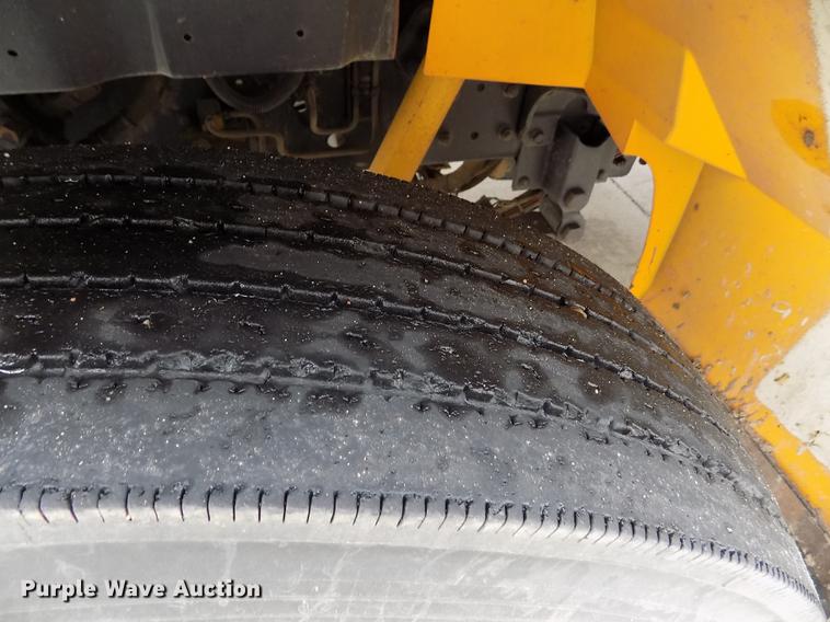 image for item FG9409 1997 International 3800 school bus