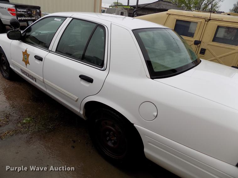 image for item FG9410 2011 Ford Crown Victoria Police Interceptor