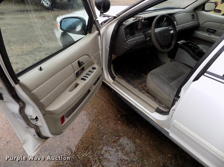 image for item FG9410 2011 Ford Crown Victoria Police Interceptor