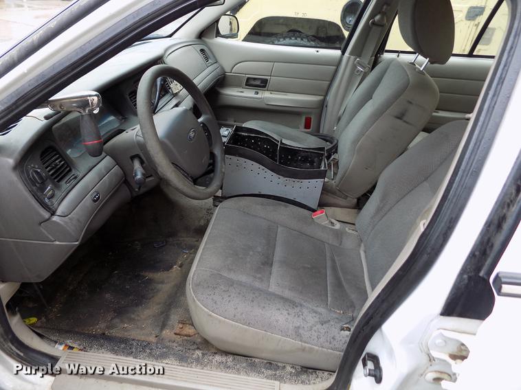image for item FG9410 2011 Ford Crown Victoria Police Interceptor
