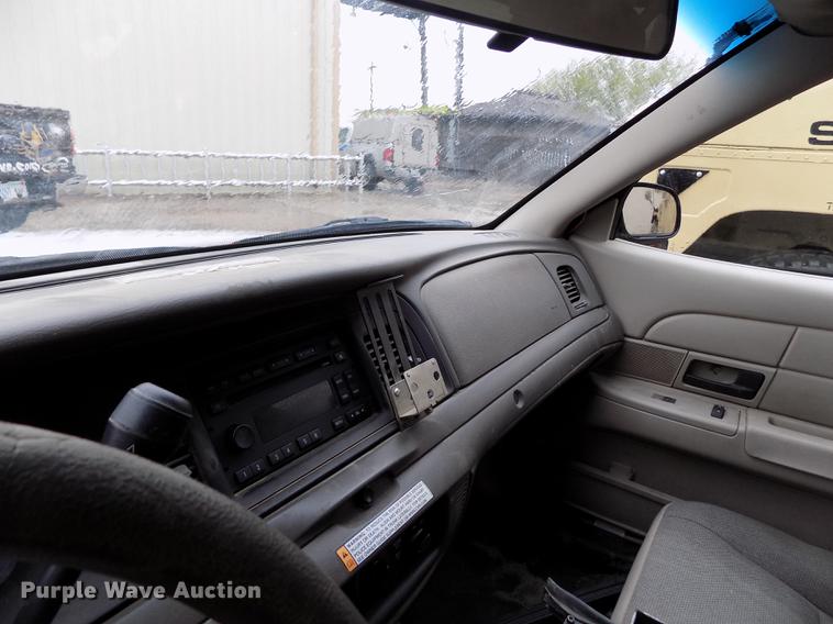 image for item FG9410 2011 Ford Crown Victoria Police Interceptor