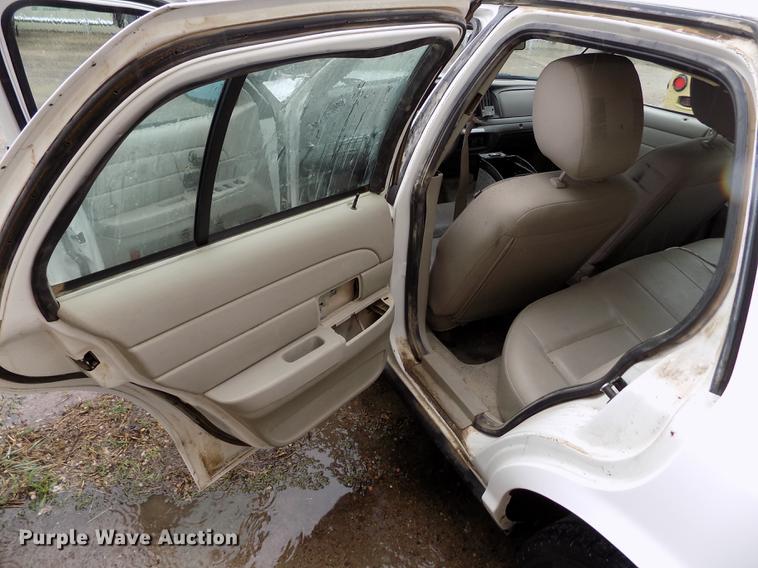 image for item FG9410 2011 Ford Crown Victoria Police Interceptor